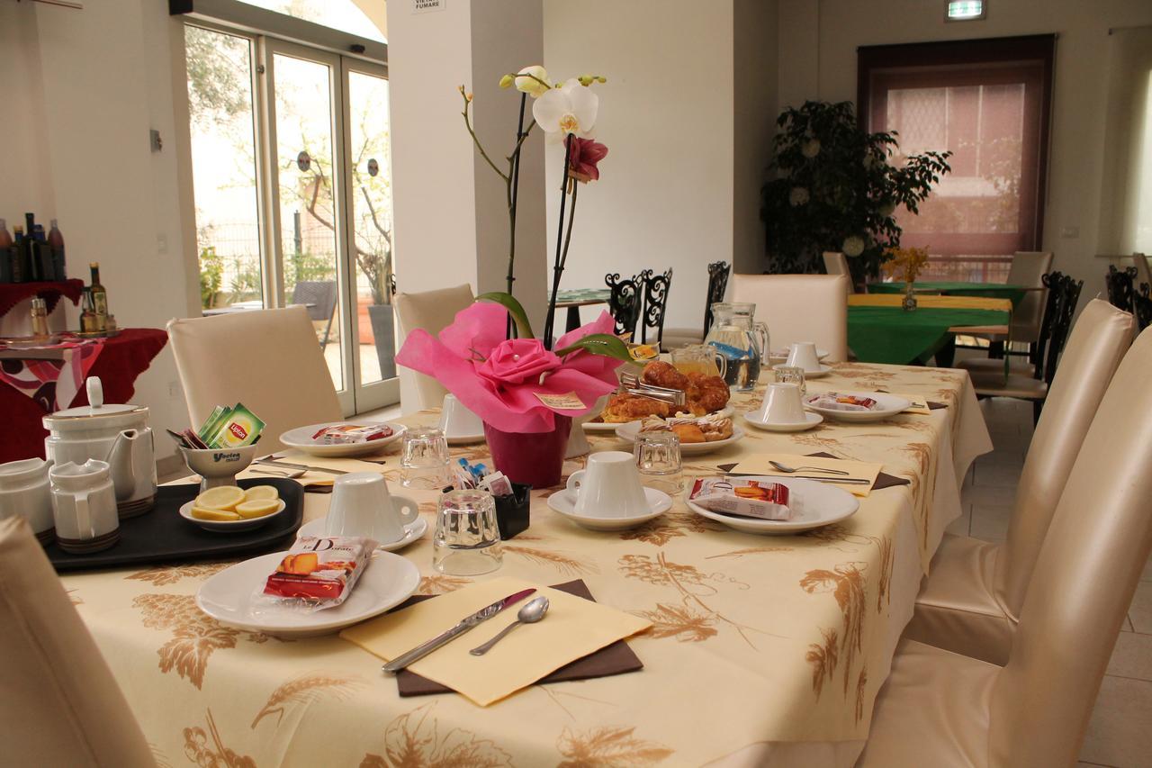 Hotel Eva Альба-Адриатика Экстерьер фото
