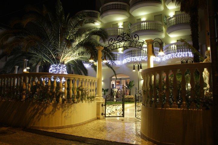 Hotel Eva Альба-Адриатика Экстерьер фото
