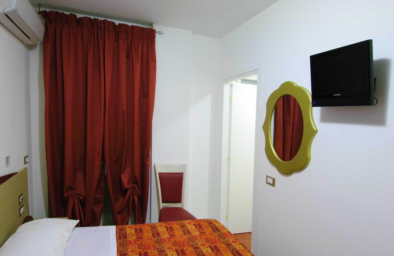 Hotel Eva Альба-Адриатика Экстерьер фото